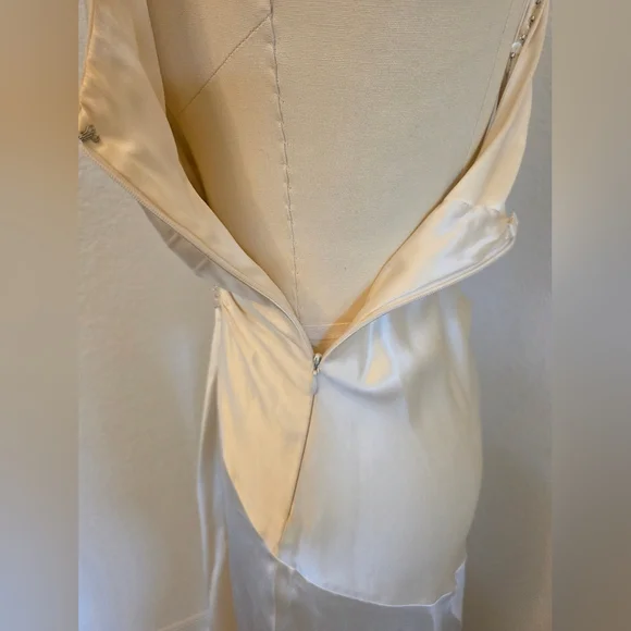 Jenny Packham Wedding Dress - Picture 6 of 16